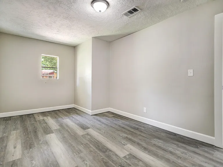 4411 Oak Shadows Dr — Photo 11