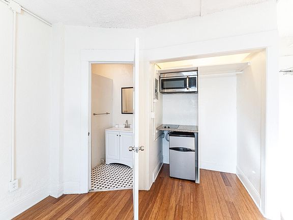4th image of 916 Georgia St APT 303