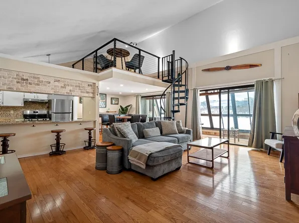 7 Eaglehead Ter APT 6, Shrewsbury, MA 01545