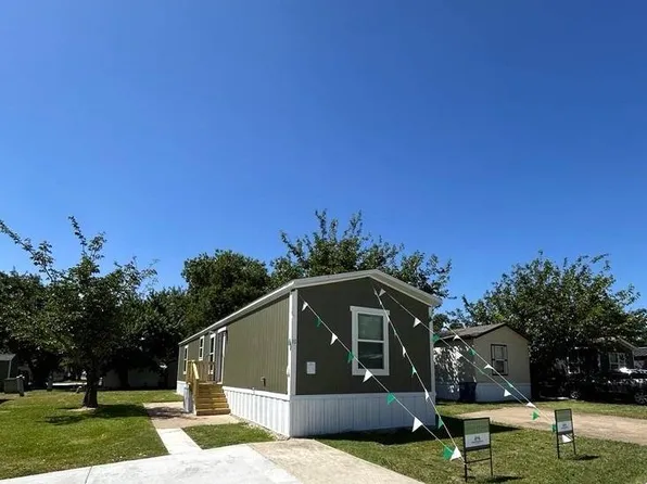 10 Colonial Dr, Hutchins, TX 75141
