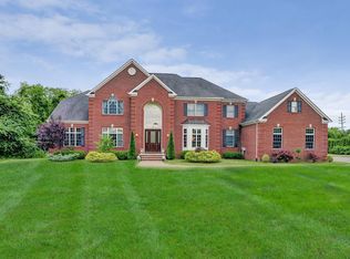 3 Crystal Ct, Manalapan, NJ 07726