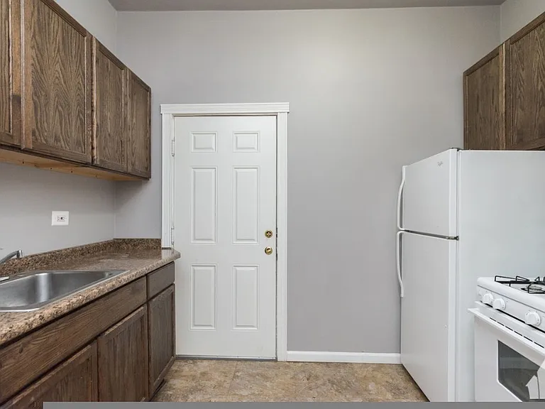 4255 W Addison St #57-3 — Photo 2