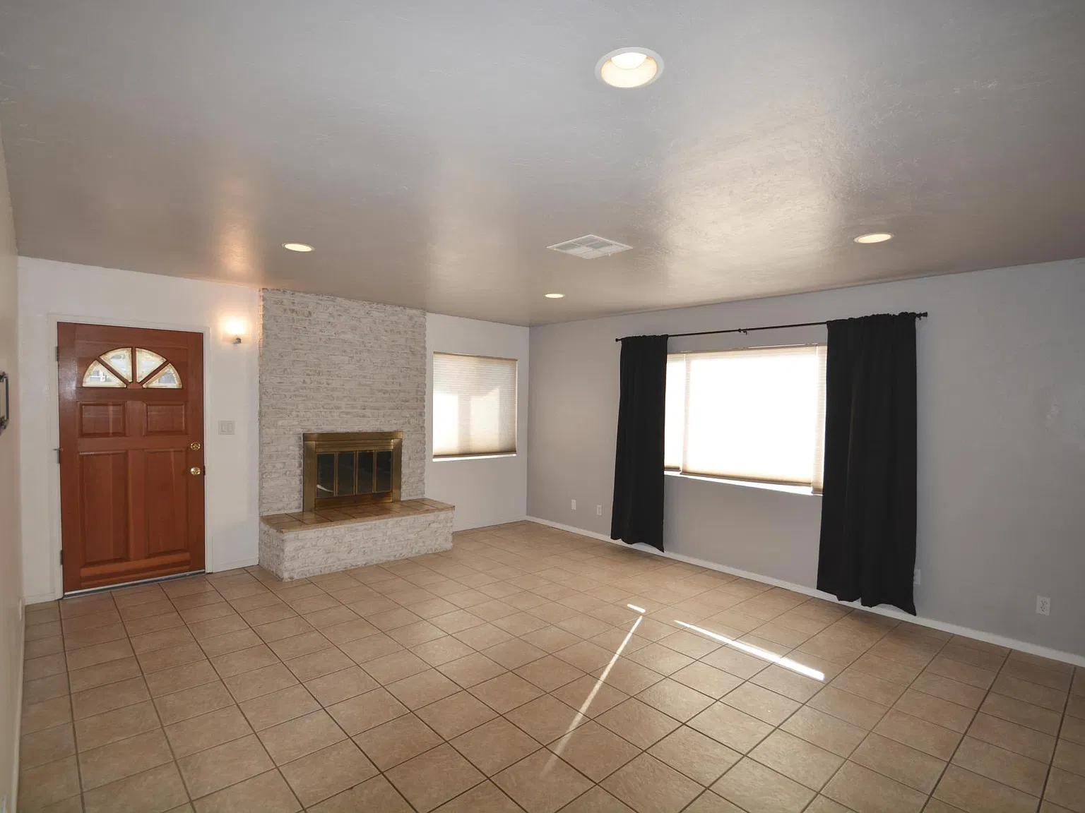 2 bed, 900 sqft, $2,695 — Photo 3