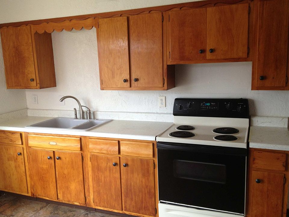 2nd image of 700 NE 79th Pl