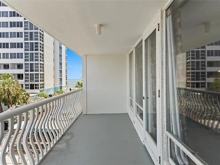 4020 Galt Ocean Dr #203 — Photo 12
