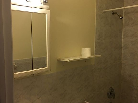 5th image of 2525 Steinway St APT 3F