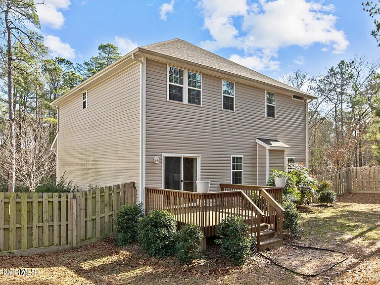 290 Adams Cir — Photo 9