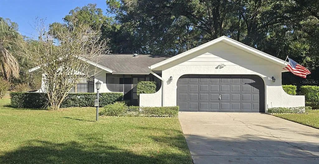 3 bed, 2.0 bath, 1490 sqft, $1,725 — Photo 1