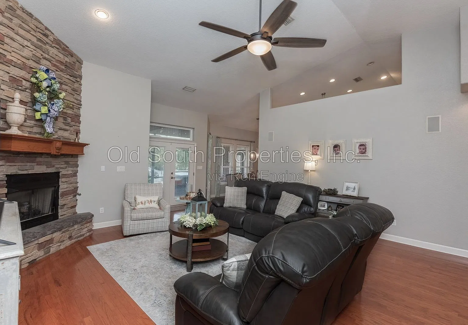 4 bed, 3.0 bath, 2525 sqft, $3,295 — Photo 3