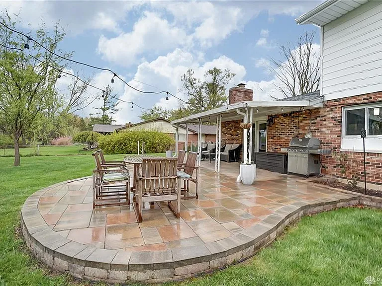 2108 N Fairfield Rd — Photo 30
