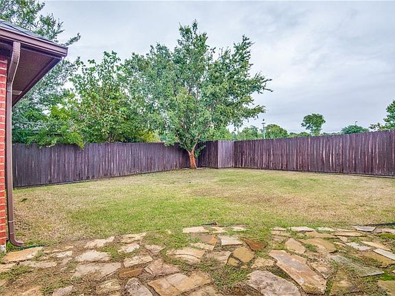 3rd image of 7702 Belcrest Dr