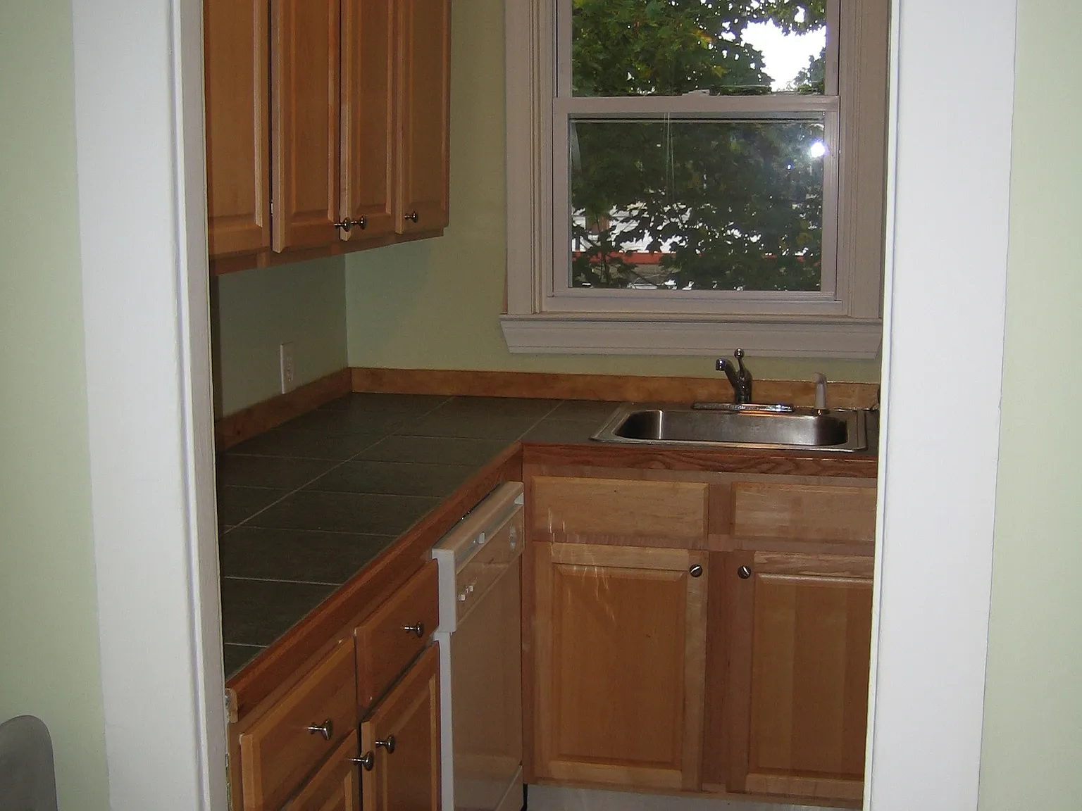 4 bed, 1600 sqft, $3,200 — Photo 3