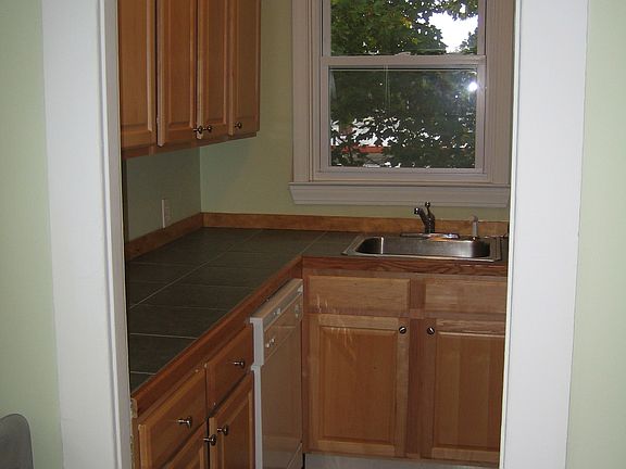 3rd image of 43 Exeter St