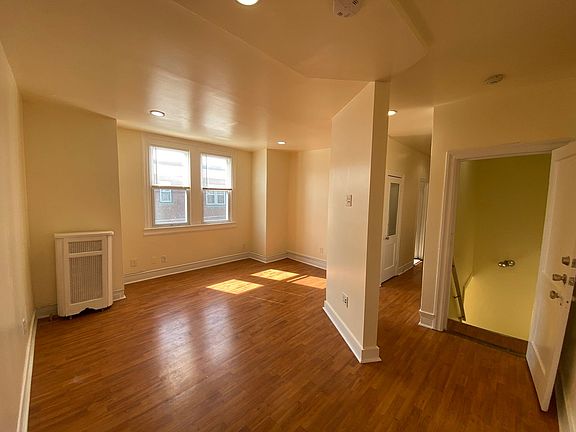 4th image of 2733 W Allegheny Ave #C