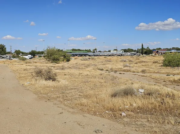 E Avenue Q14, Palmdale, CA 93550