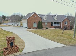 220 Creekside Dr, Bean Station, TN 37708