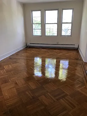 Rented by Johanna Gyuro, LREB | media 7