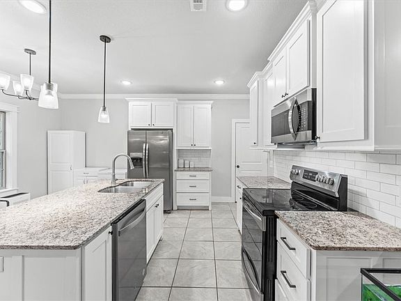 5th image of 7 Longview Ln