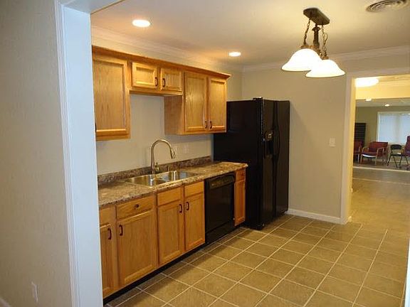 4th image of 125 Mount Auburn St