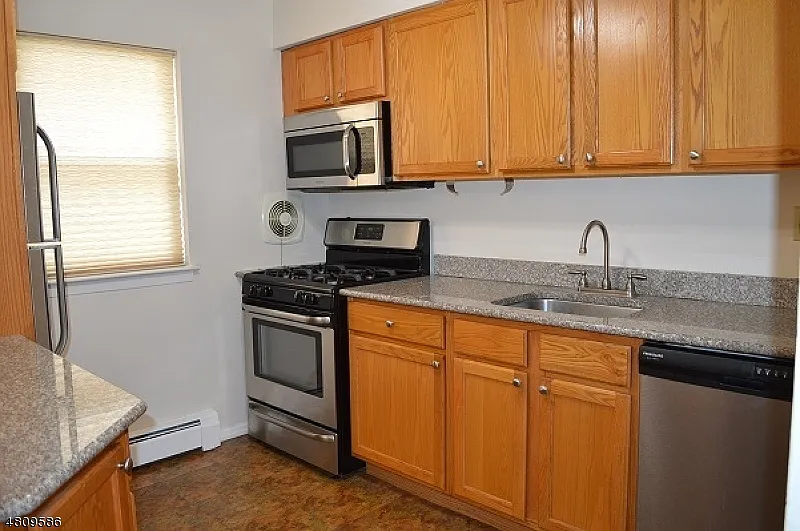 1 bed, 1.0 bath, $1,875 — Photo 2