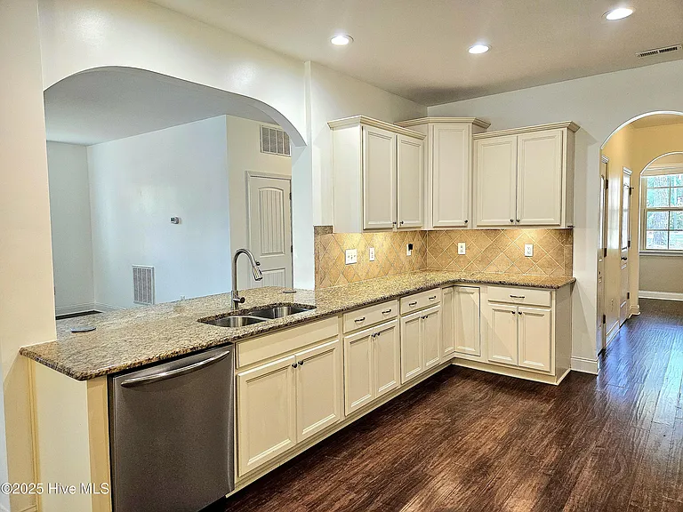 100 Mayfield Ct — Photo 11