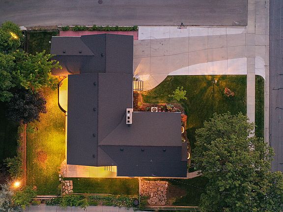 4th image of 2476 E Gregson Ave