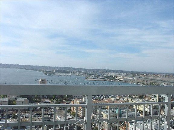 5th image of 300 W Beech St Unit 2103