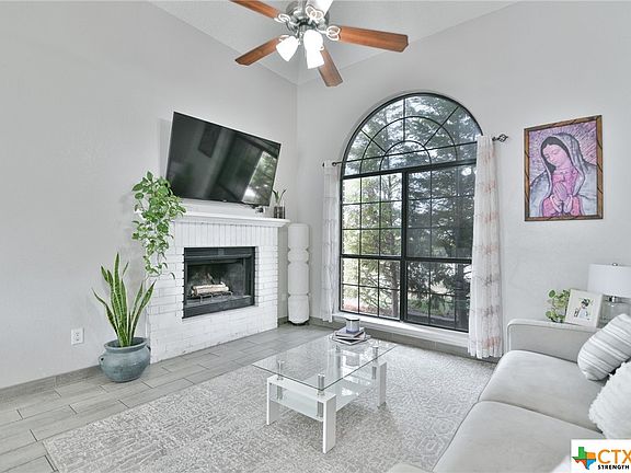 4th image of 2108 Corona Dr