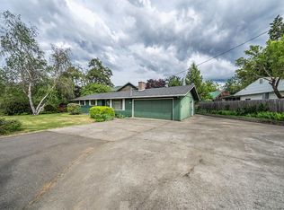 350 8th St, Jacksonville, OR 97530