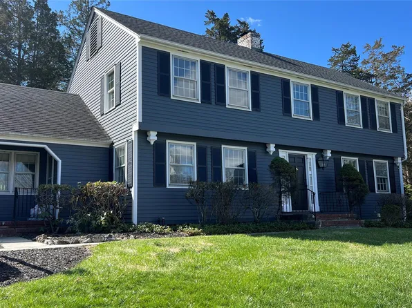 4 Scenic Drive, Poughkeepsie, NY 12603