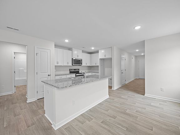 3rd image of 517 Belfort Ln SW