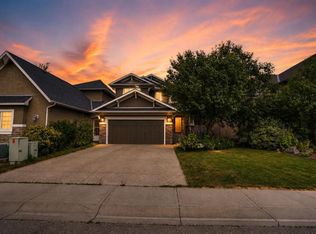 126 W Panatella Cres NW, Calgary, AB T3K 0M5