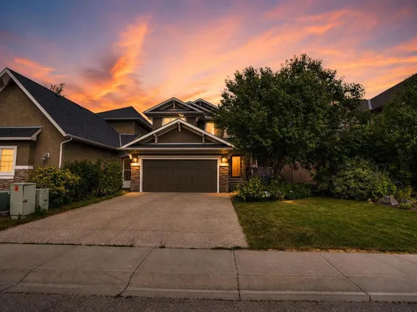 126 W Panatella Cres NW, Calgary, AB T3K 0M5