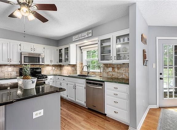 3rd image of 2608 NW Stonecrest Ct