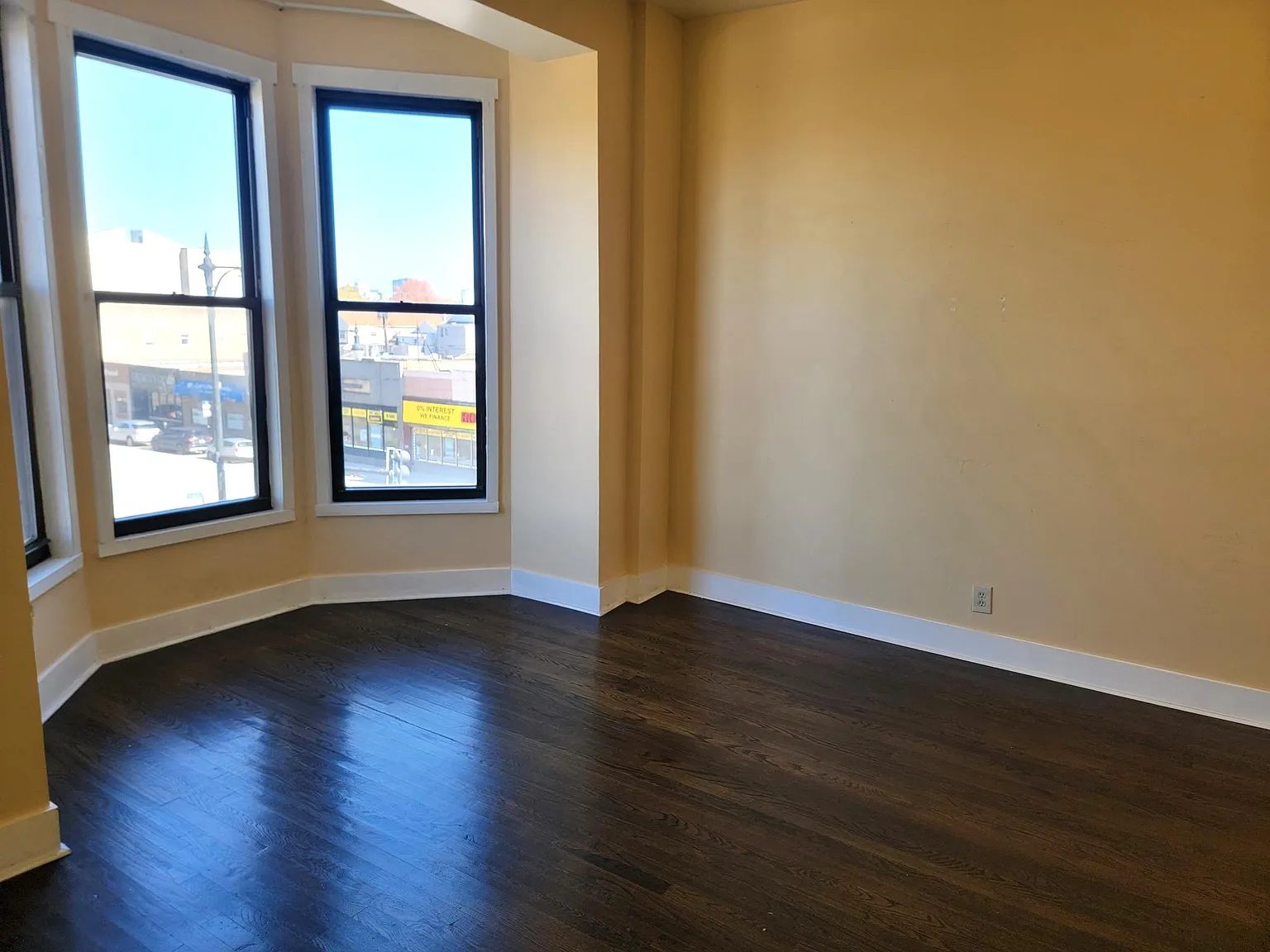 2 bed, 900 sqft, $1,700 — Photo 4