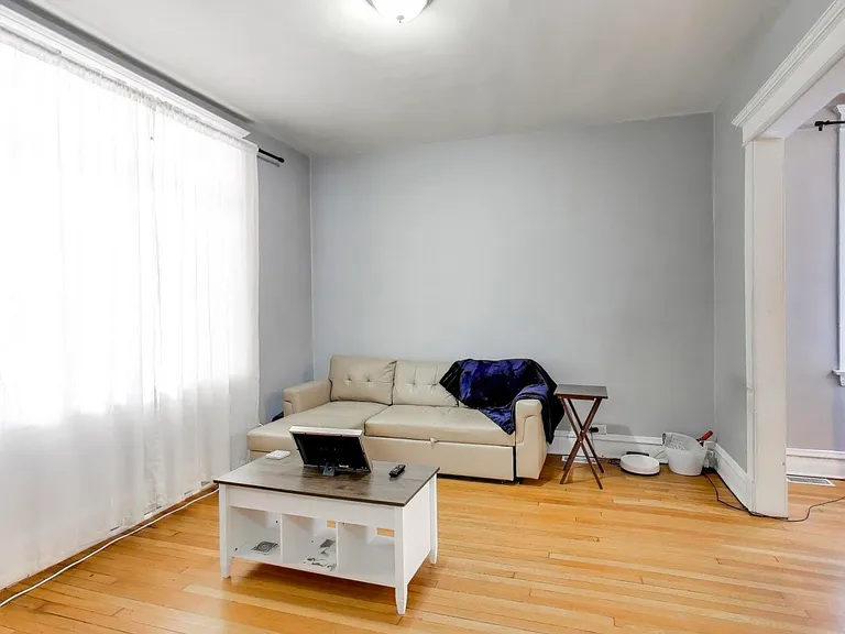 810 S Austin Blvd #1 — Photo 2