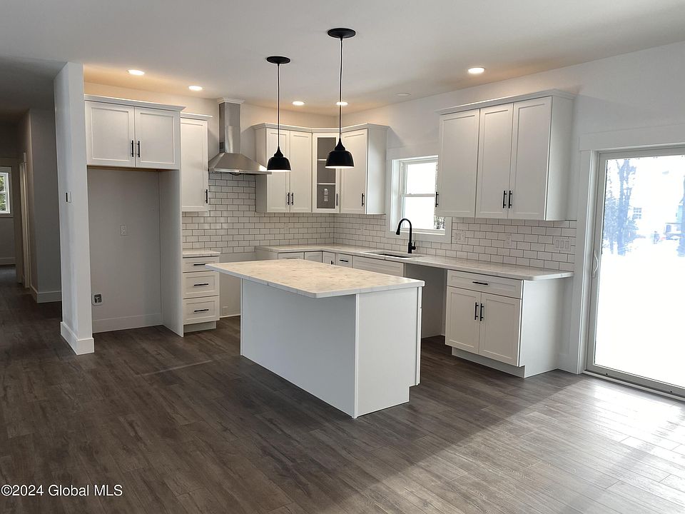 31 Feeder Dam Road, South Glens Falls, NY 12803 Zillow