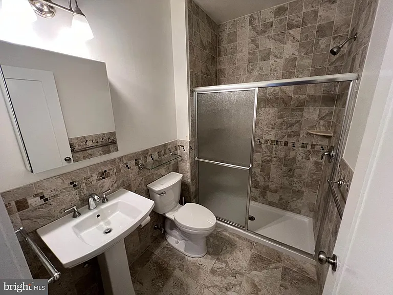 7733 Winston Rd — Photo 7