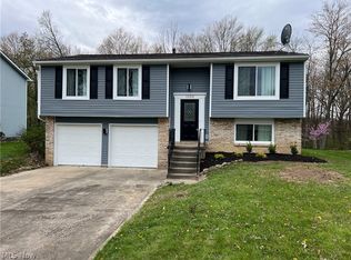 1250 Woodledge Dr, Youngstown, OH 44440