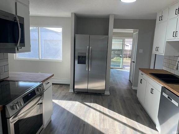 4th image of 2603 Farnsworth Dr