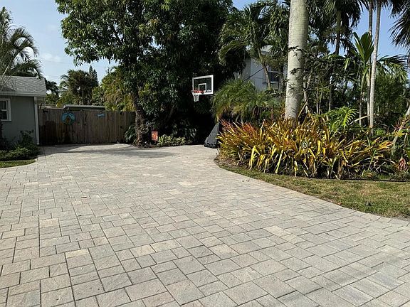 2nd image of 1509 NE 35th Street