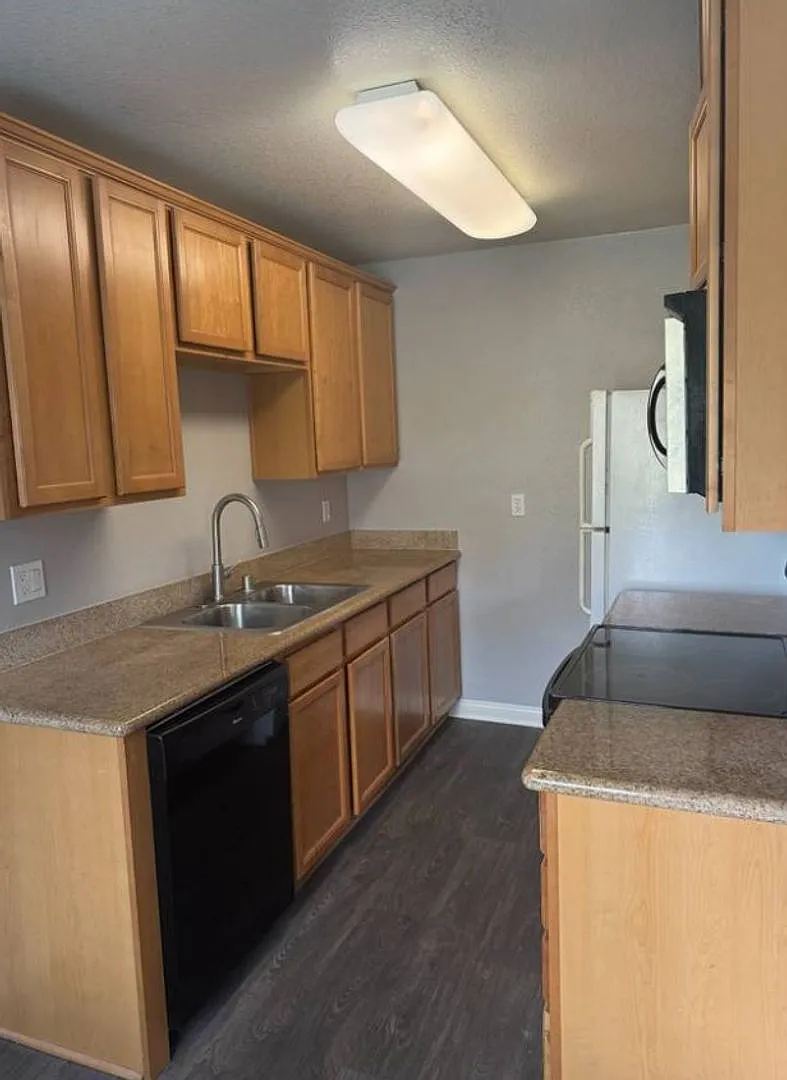 One Bedroom, One Bath Modern Condo in Private Gated Complex — Photo 2