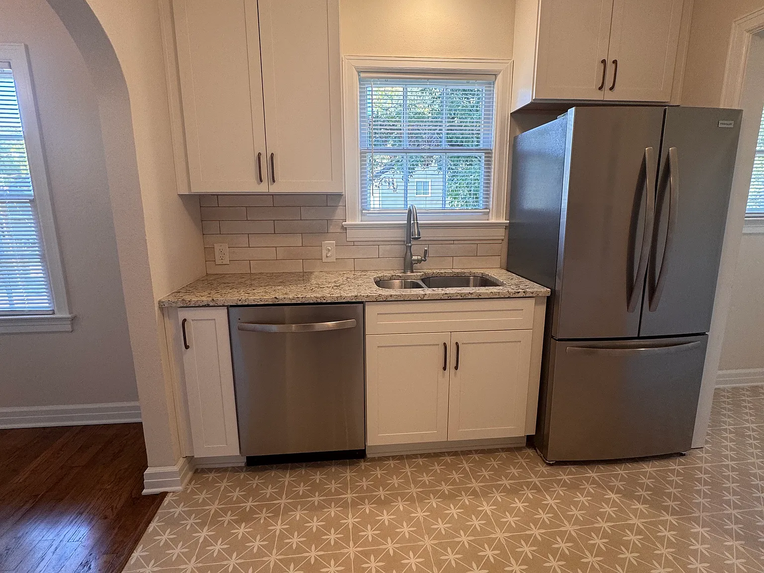 2 bed, 1350 sqft, $3,300 — Photo 3