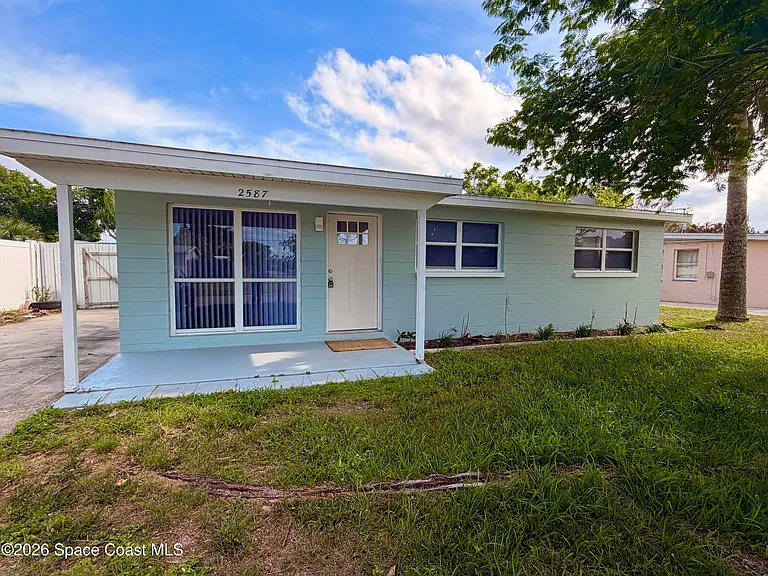 2587 Pepper Ave — Photo 1