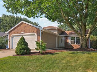30W115 Greenbrook Ct, Warrenville, IL 60555