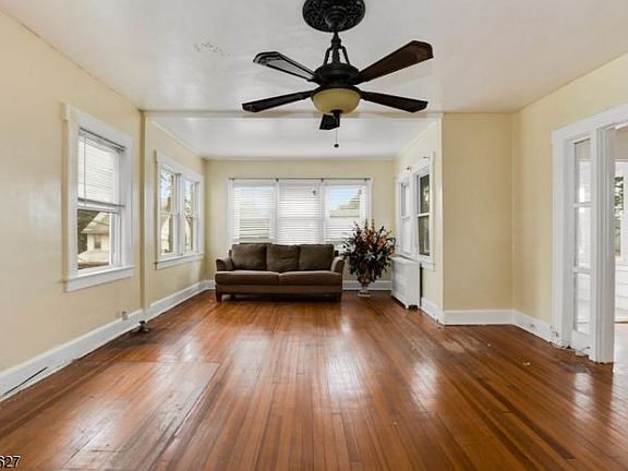 5th image of 7 Pine St