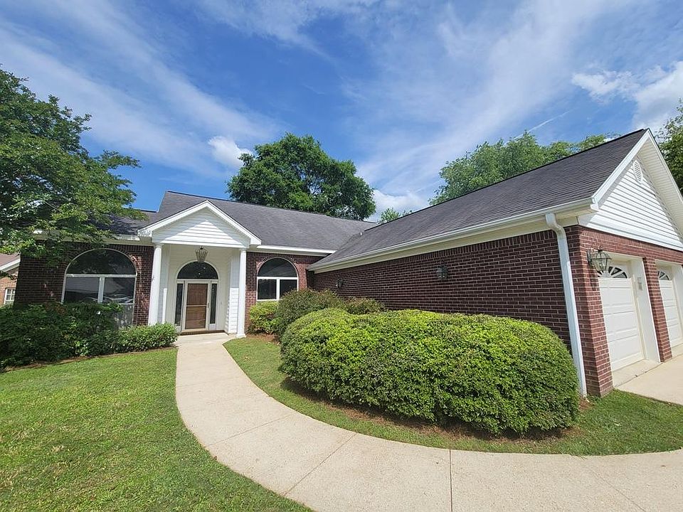 1st image of 14 Lakes Blvd