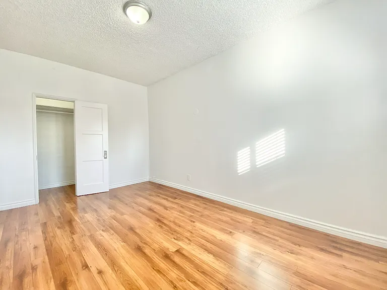 Harvard Hill Apartments - Harvard Hill LLC — Photo 11