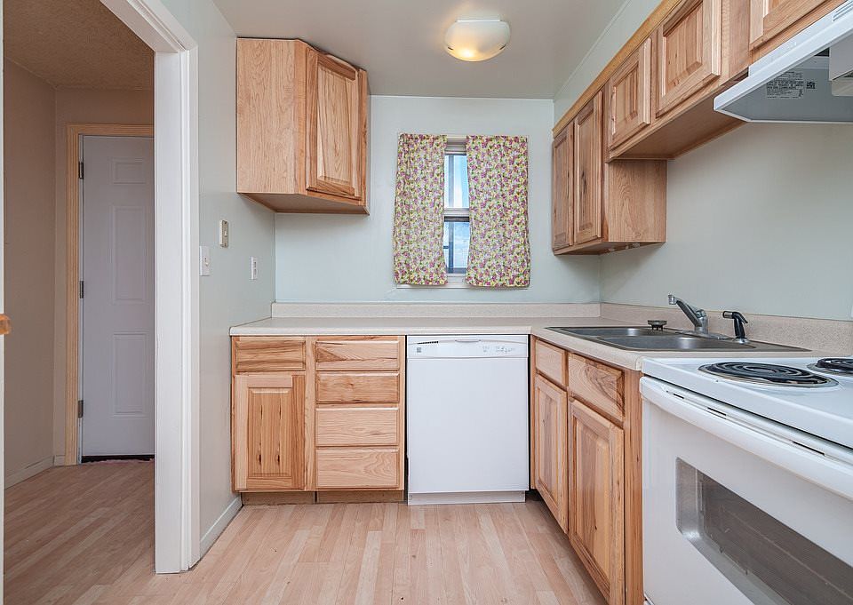 1st image of 656 Fairbanks St APT A9
