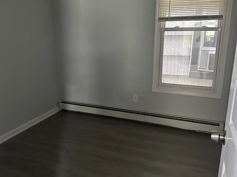 124-126 Keen St #2 — Photo 6